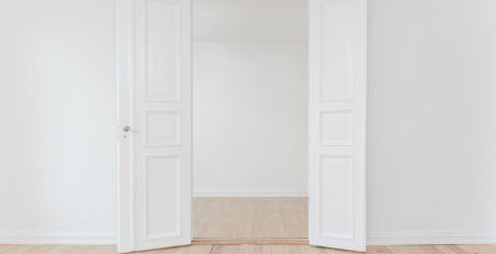 Бяла интериорна врата - двукрила
